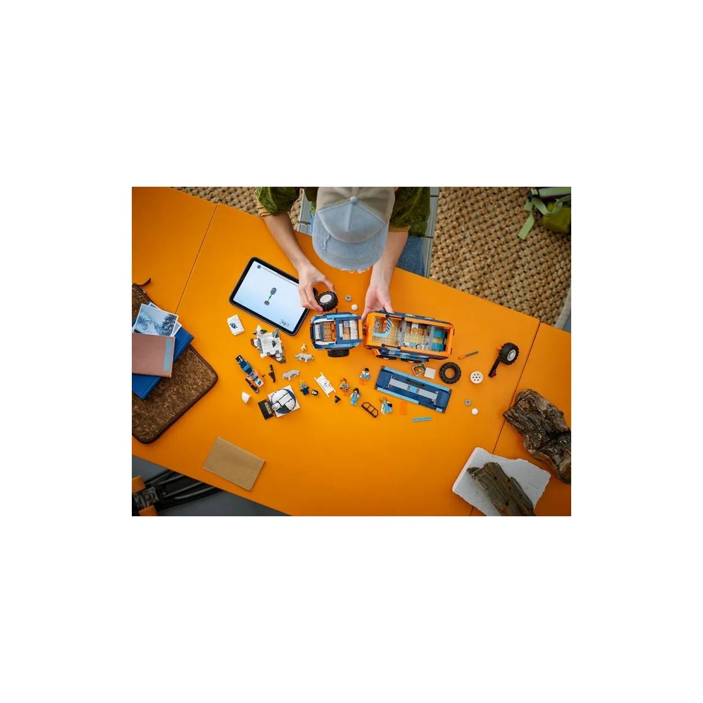 LEGO City 60471 Arctic Explorer Science Lab Truck