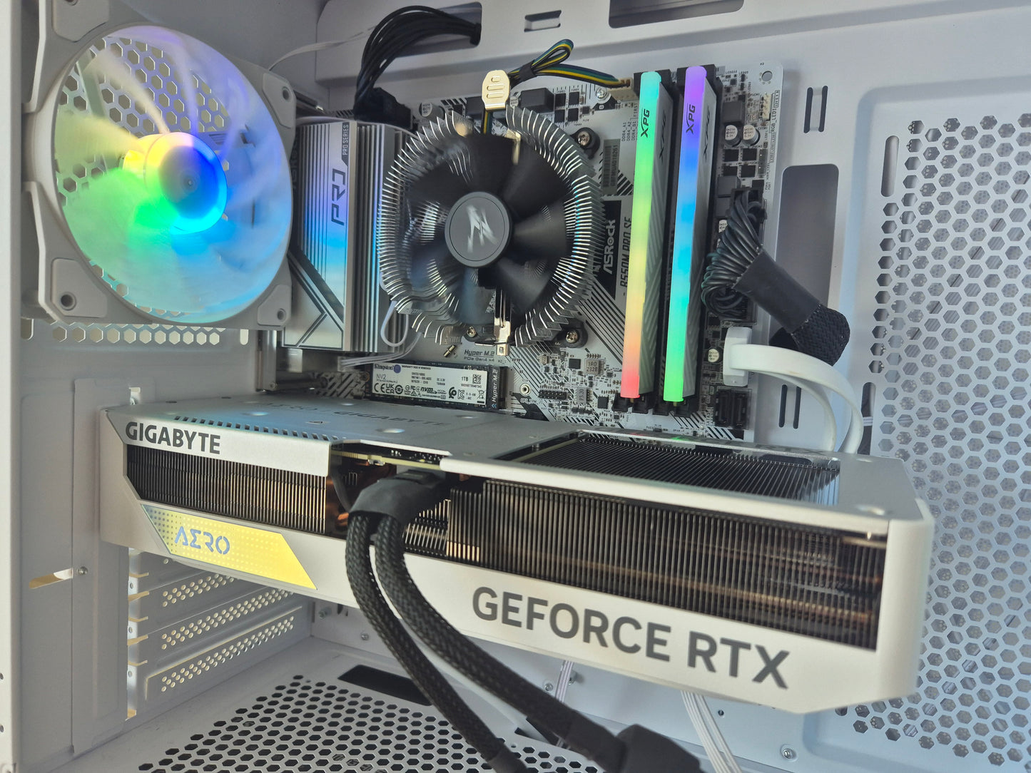 White RTX 4070 Ryzen 5 5600 Gaming PC