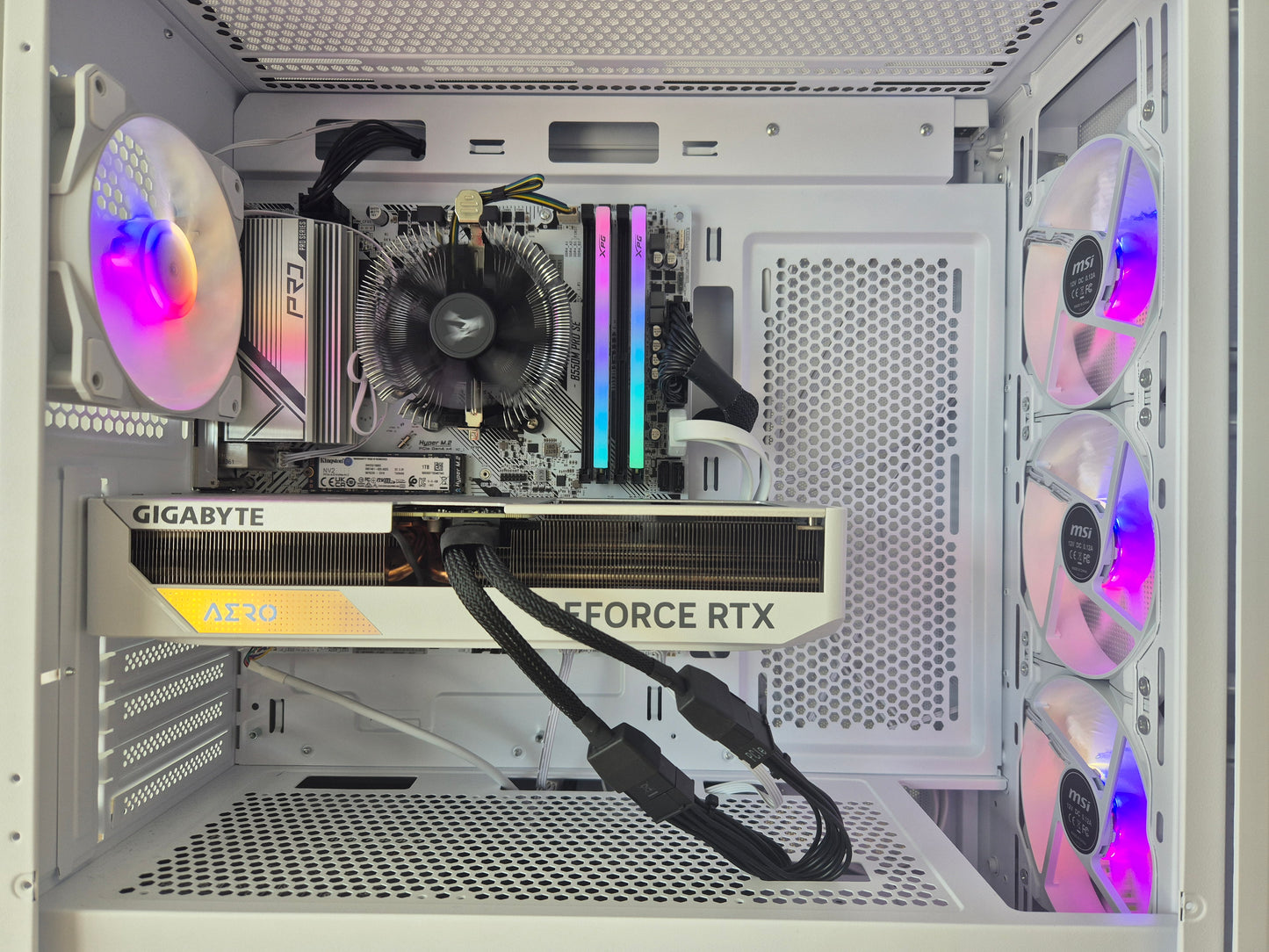 White RTX 4070 Ryzen 5 5600 Gaming PC