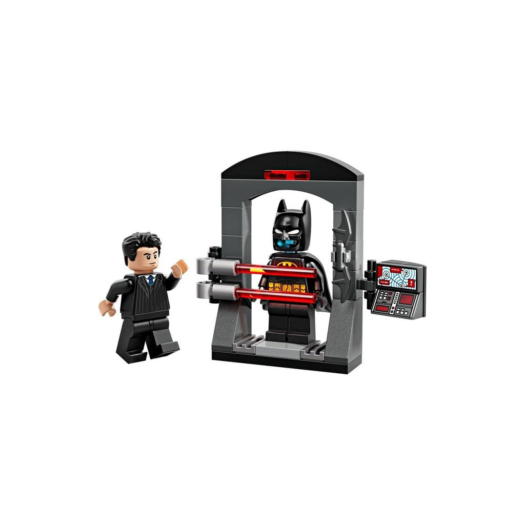 LEGO Batman 30726 Batman: Bruce Wayne and the Batsuit