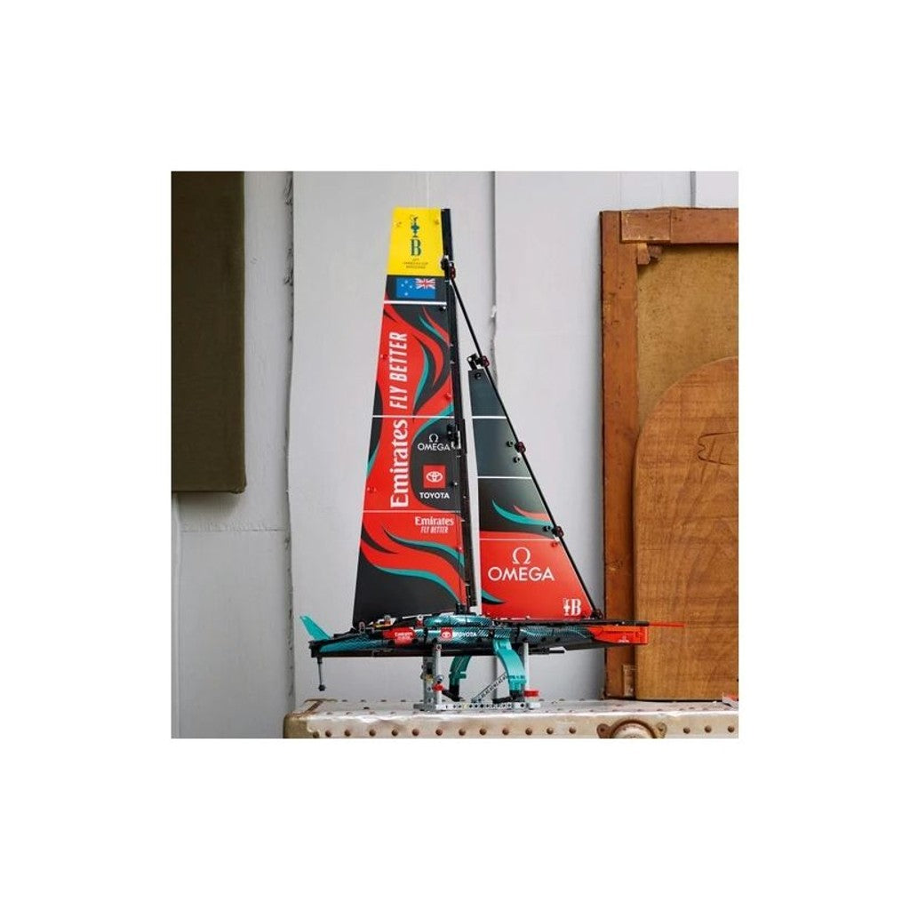 LEGO Technic 42174 Emirates Team New Zealand AC75 Yacht