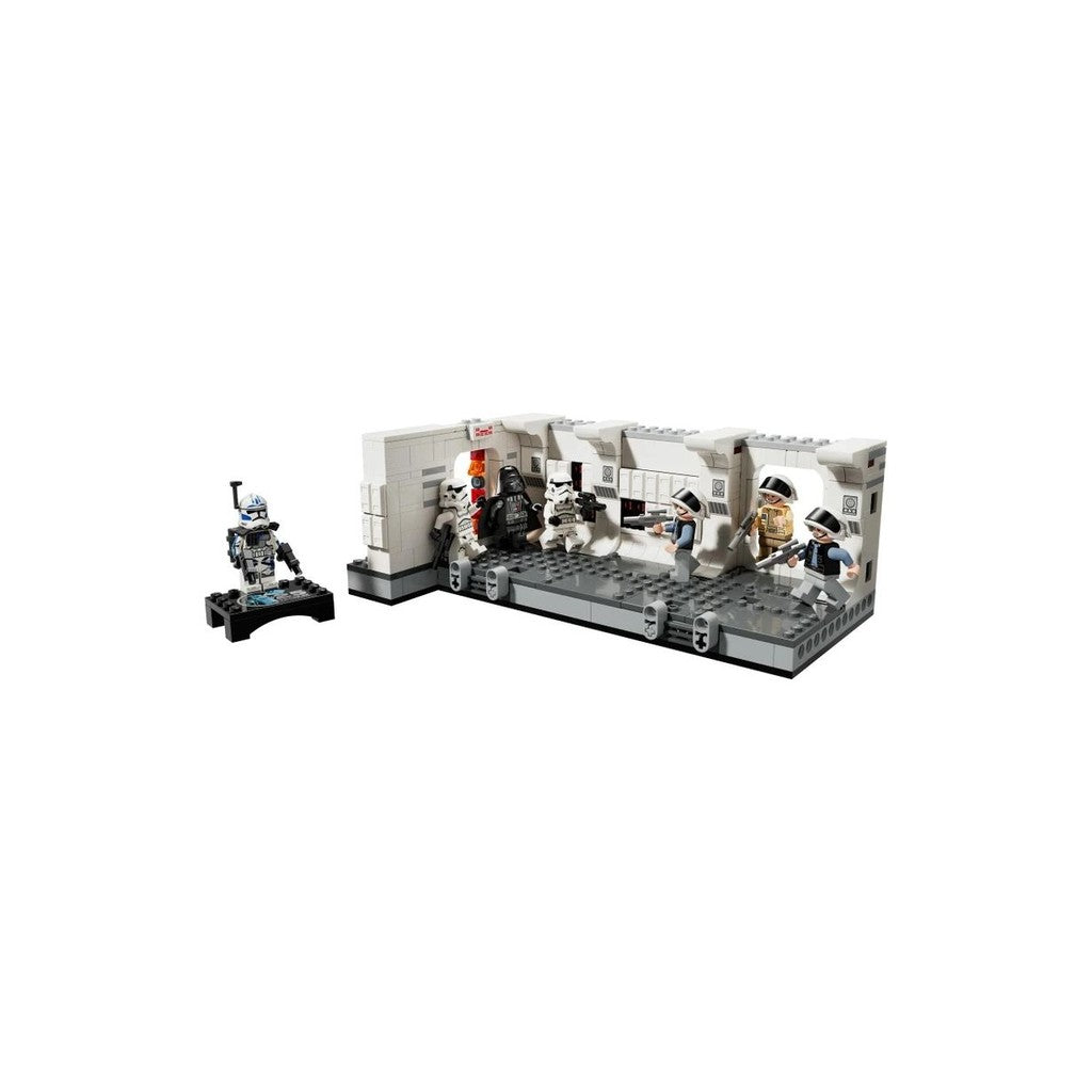 LEGO Star Wars 75387 Boarding the Tantive IV